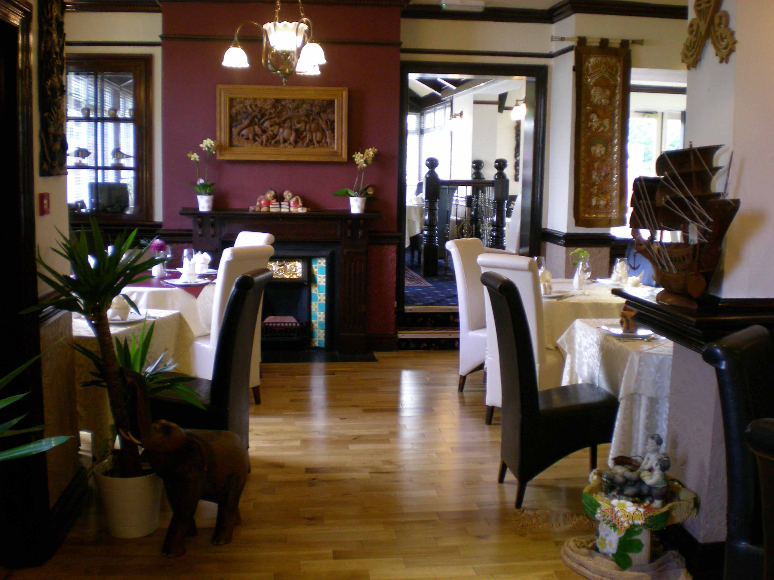 Thai Paragon Bar & Restaurant